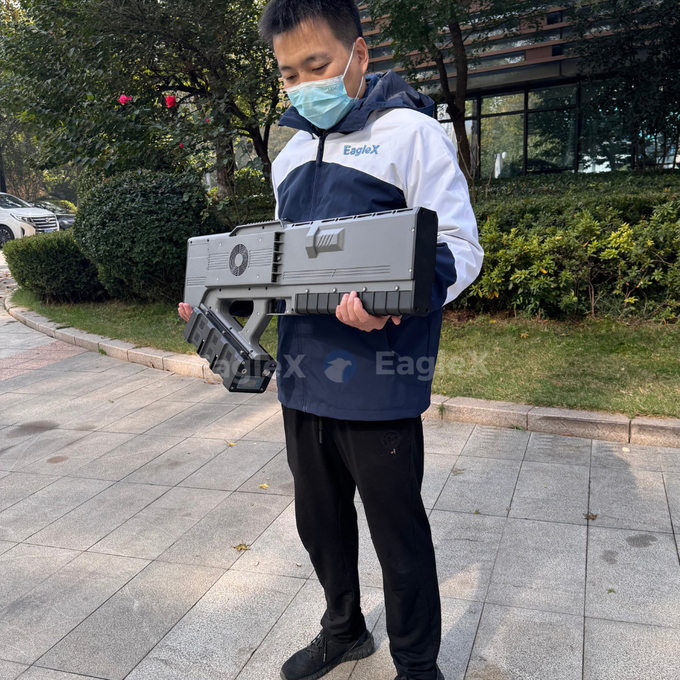Interruttore di droni portatili FPV all-in-one con rilevatore di rilevamento a 5 km 900MHz 1.5GHz 2.4GHz 5.8GHz Distanza di interferenza 0-3km 0