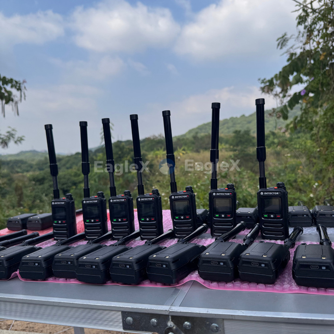 1.5-2KM FPV portatile Detettore di droni rilevamento 8001500MHz、24002485MHz、57255850MHz 2